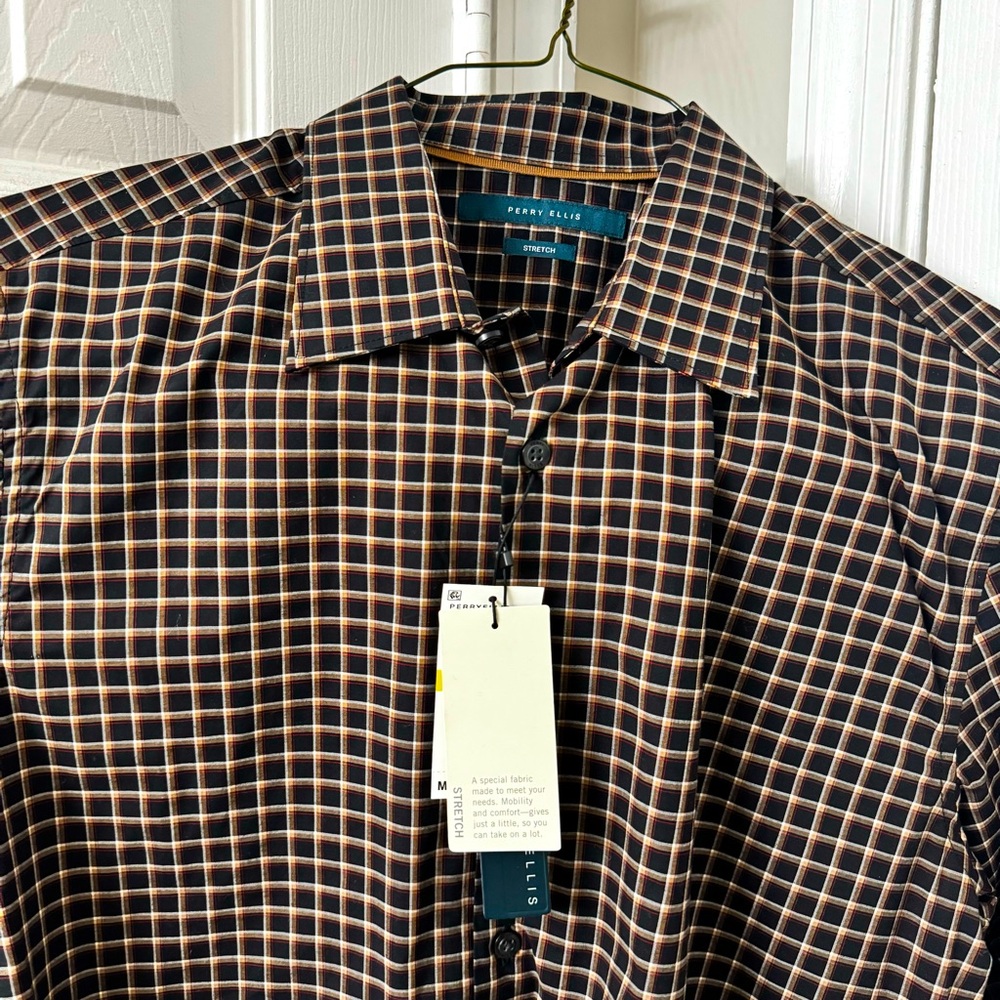 NWT- Perry Ellis Brown Checkered Print Men’s Button Down| Size Medium - Picture 2 of 5
